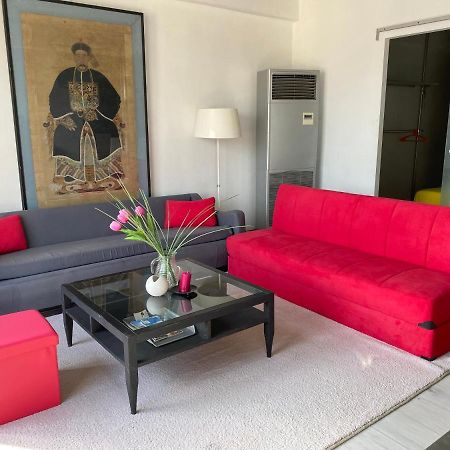 Red Grey Loft Apartment Athena Bagian luar foto