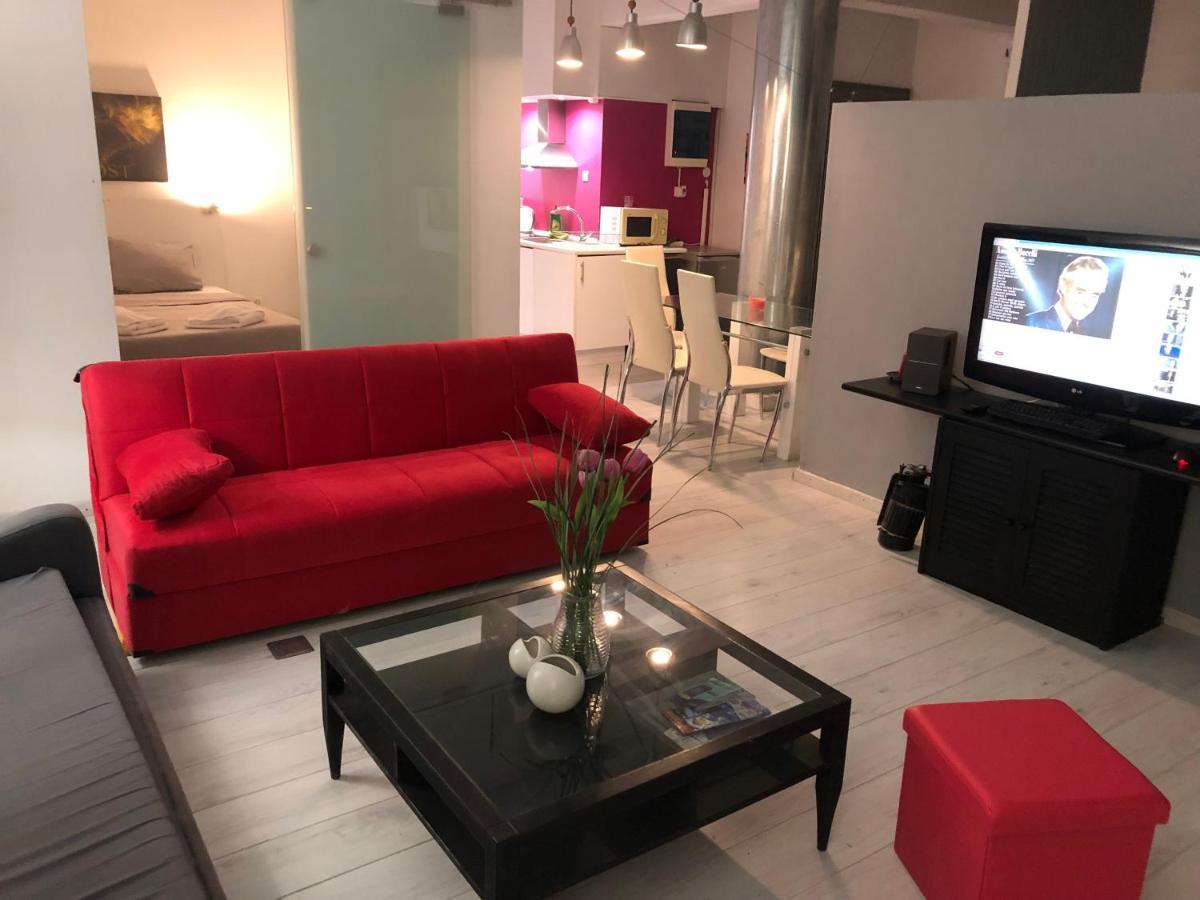 Red Grey Loft Apartment Athena Bagian luar foto