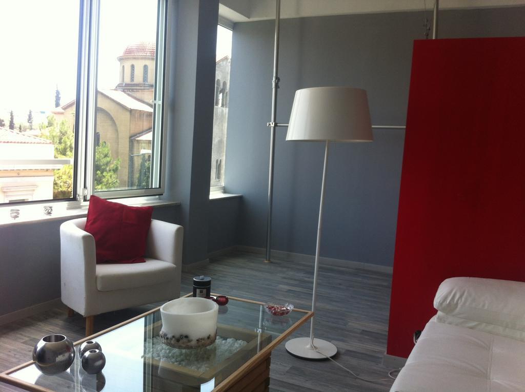 Red Grey Loft Apartment Athena Bagian luar foto